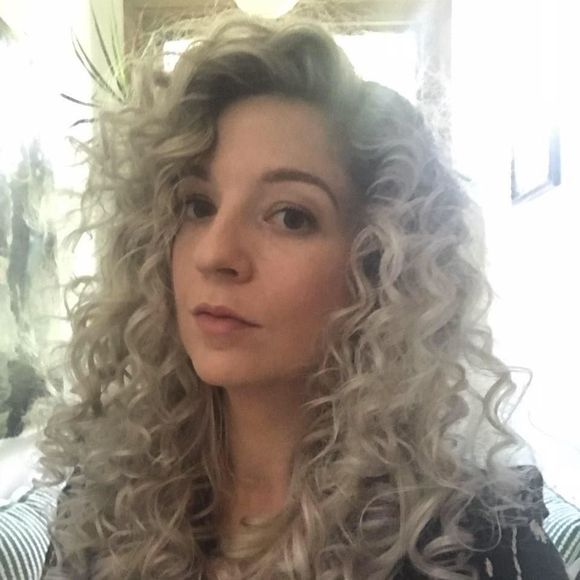 Meet your Posher, Elanni